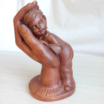 VTG 1978 Ceramic Acorn Distributors Chicago Columbia Figurine Boy on Large Hand