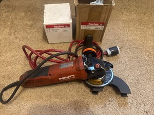 Hilti AG 500-12D Corded Angle Grinder with Discs
