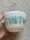 vintage Pyrex mixing bowl in the "Amish Butterprint"