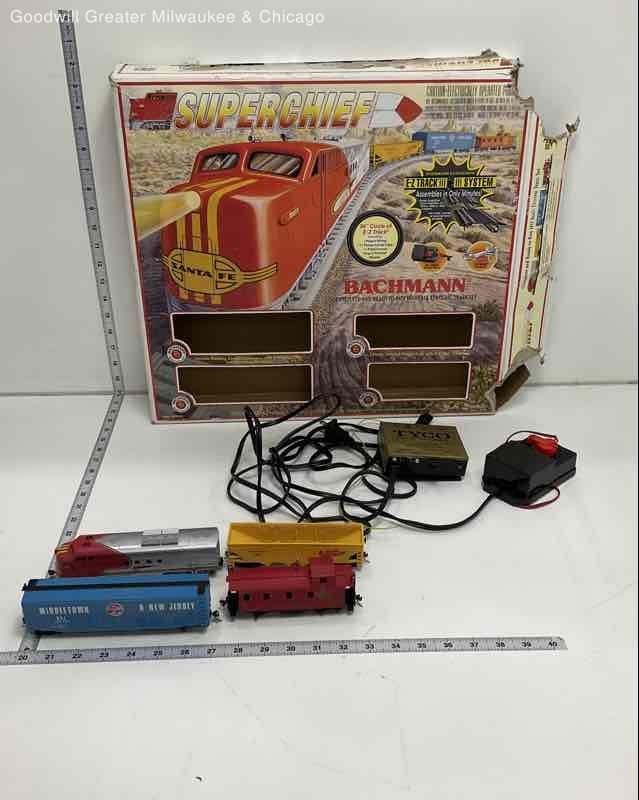 Bachman Super Chief Train Set Ho Scale Electric IOB