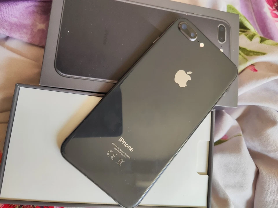 Apple iPhone 8 Plus - 256 Go - Gris Sidéral (Désimlocké) - Photo 2/2
