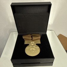 2022 Disney Parks Star Wars Galaxy's Edge Dok-Ondar's Medal of Yavin Replica NIB