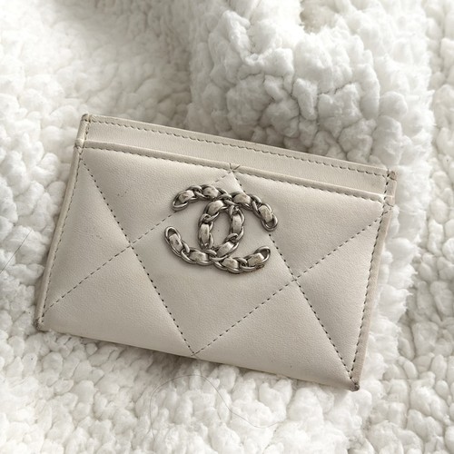 Authentic Chanel 19 Quilted Leather Card Holder Wallet White Silver Hardware