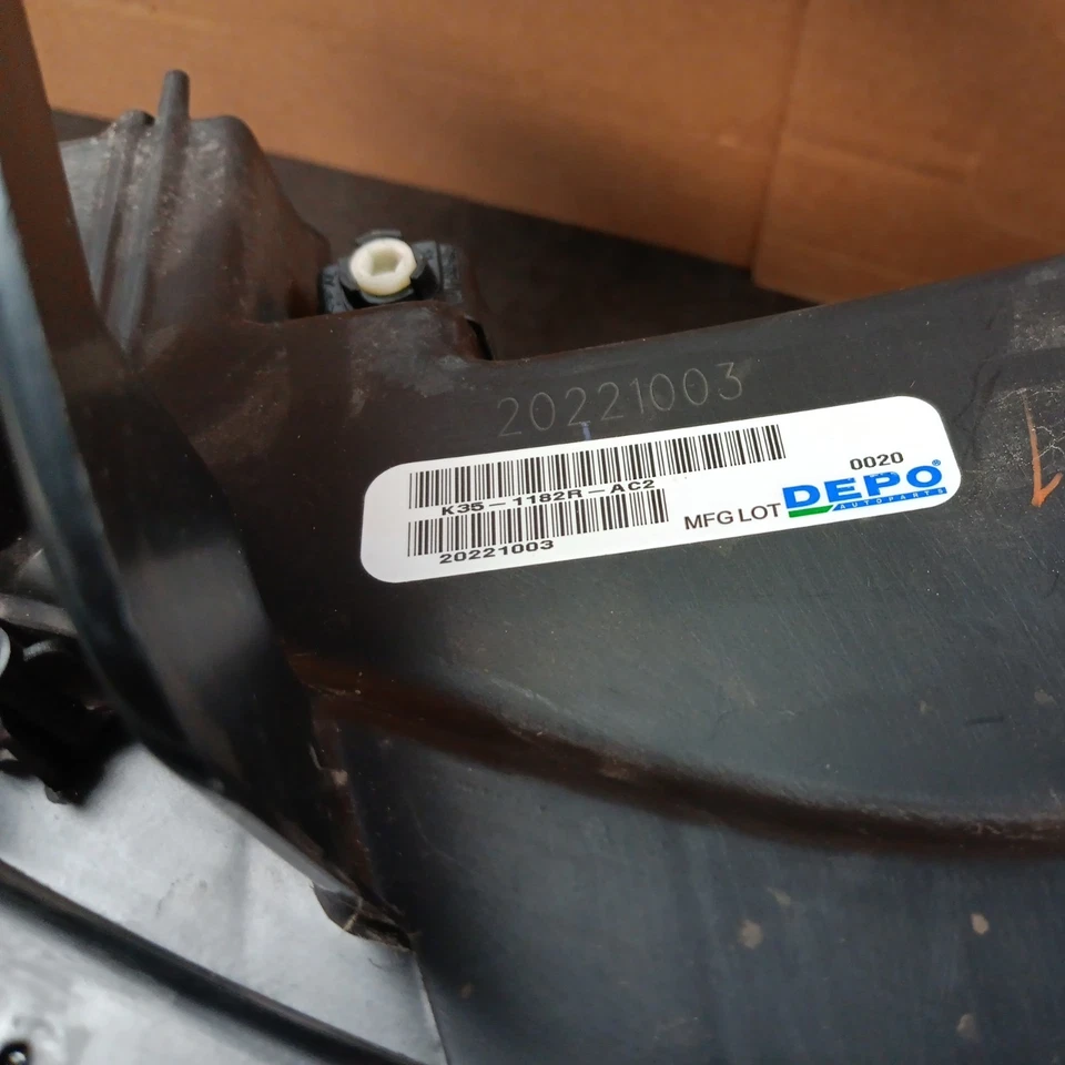 Faro para Chevy Colorado LT/Z71/ZR2 2015-2021 lente halógena transparente lado derecho Foto 2 de 3