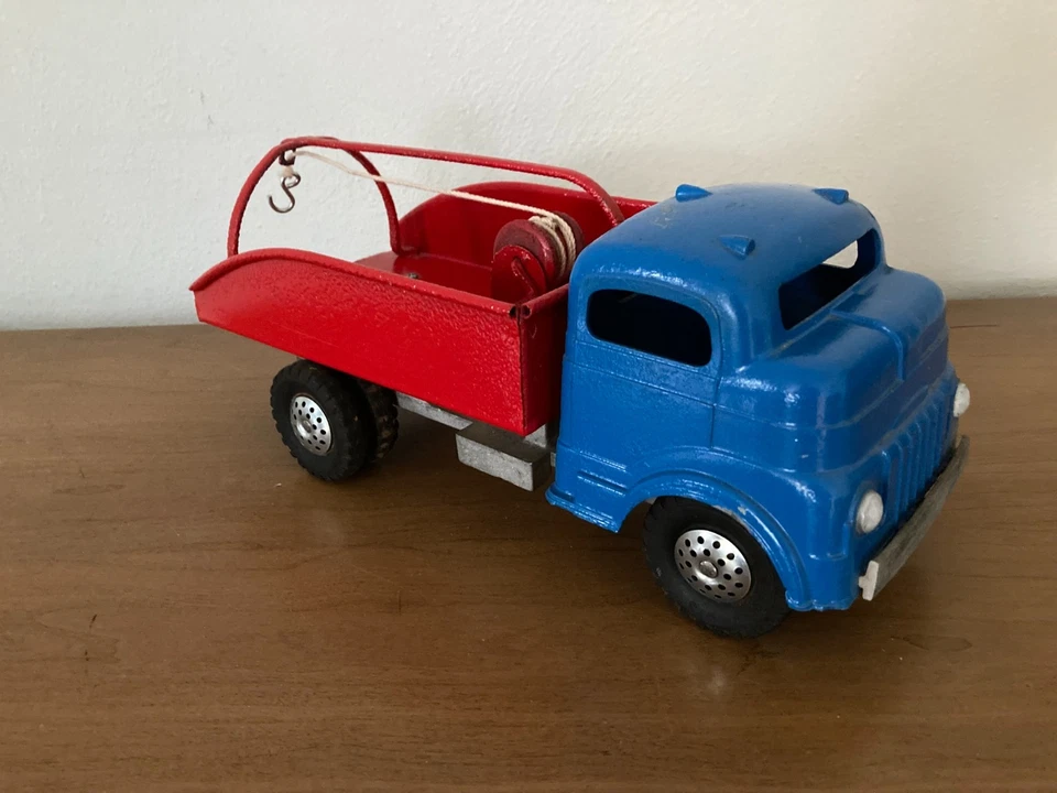 Vintage 1950's Structo Toys Toyland Garage X-37 Tow Truck Toy Pressed Steel - Image 3 of 4
