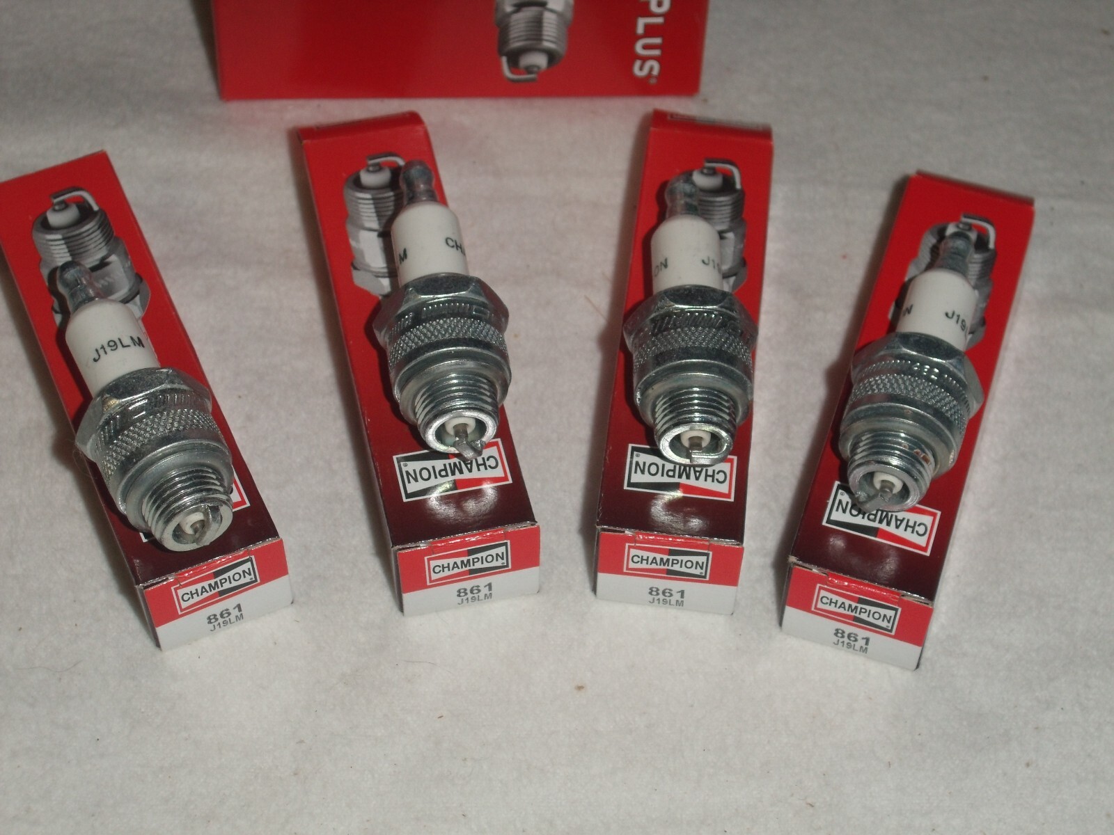 Box of 4 CHAMPION COPPER PLUS 861 J19LM Small Engine Spark Plugs eBay