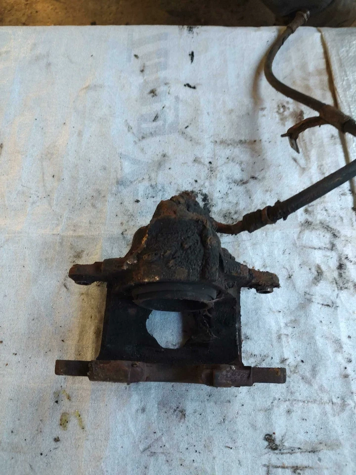 Pinza delantera Chevy G10 G20 Blazer Fleetwood Suburban LH Driver OEM 19140905 Foto 2 de 2