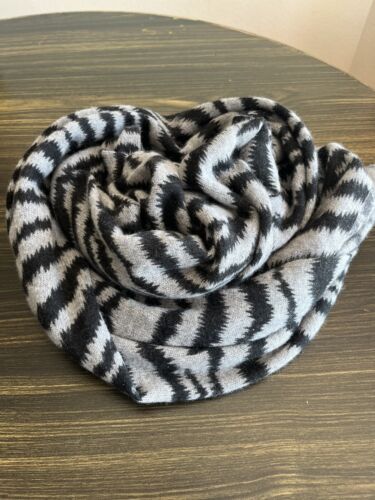 C By Bloom Cashmere Zebra Gray And Black Scarf Wra