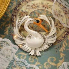 Women Men Enamel Crystal Goose Badges Pins Animal Unisex Bag Suit Accessories