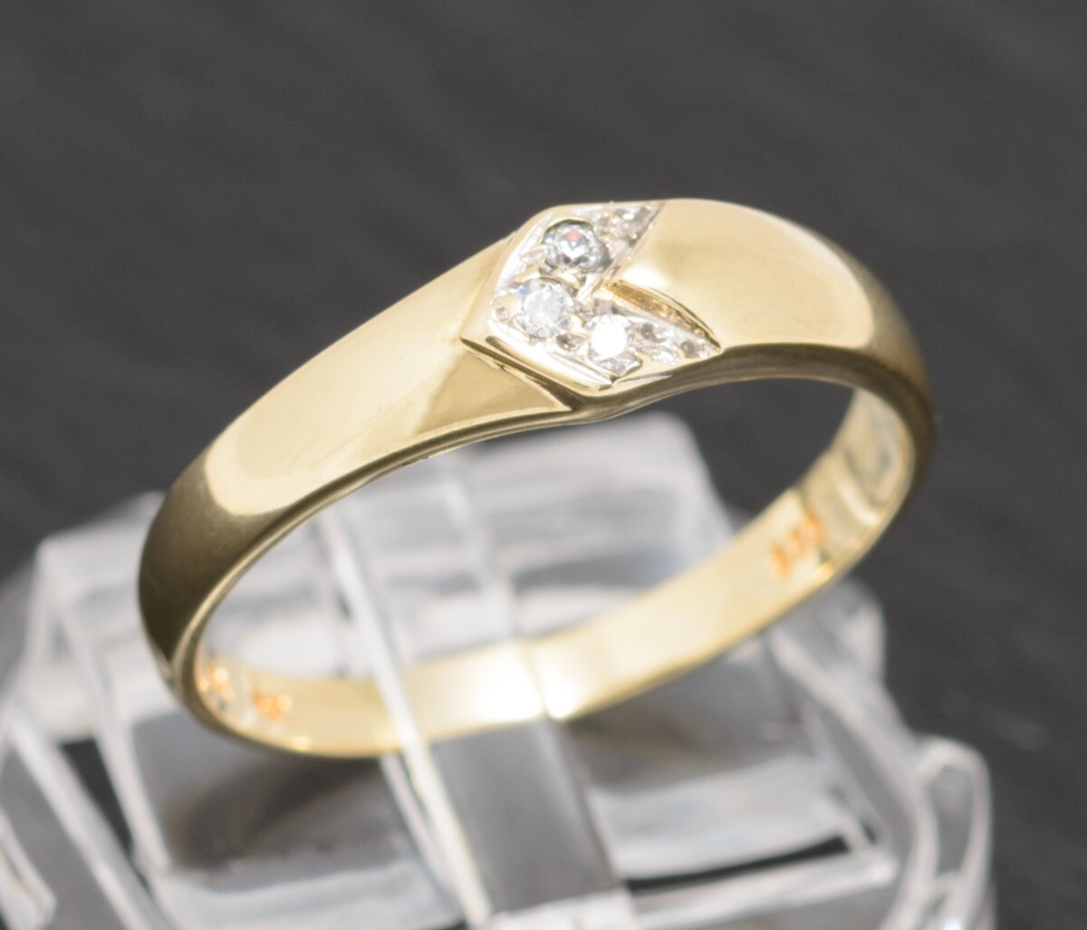 Stylish 14ct Solid Yellow Gold Ring With Chevron … - image 5