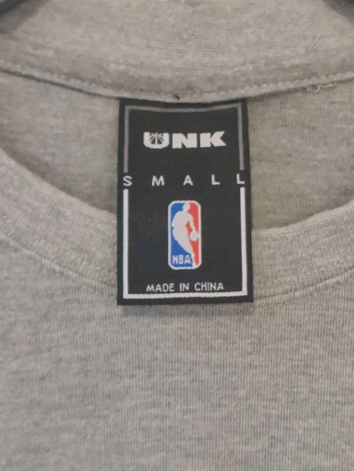 Pre-owned NBA UNK Boston Celtics Crewneck Sweatshirt w/Pockets -Gray -Size Small - Image 4 of 4