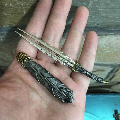 H4-10-2 1:6 AVP Alien vs. Predator Warrior Scar 12" Puppet Office Doll Weapon - Picture 2 of 3