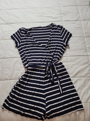 GAP Striped Short Sleeve V-Neck Belted Stretch Casual Romper Women s Size Medium