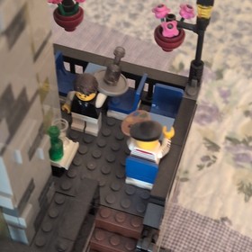 LEGO Parisian Restaurant 10243 Creator Expert Modular Buildings 2469 pcs 16+