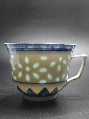 清代青花玲珑瓷茶杯19th C China Kangxi Mark Blue White Porcelain