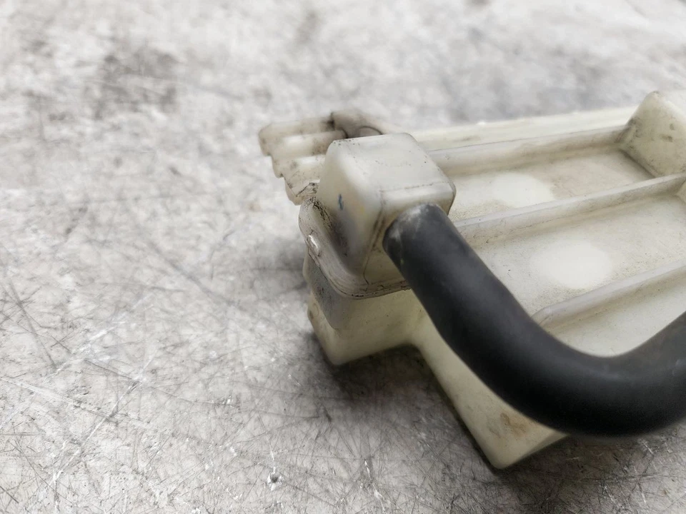 Depósito de refrigerante radiador 11-14 Nissan Juke 15-17 Juke Nismo RS OEM 21710-1KC0B Foto 4 de 4