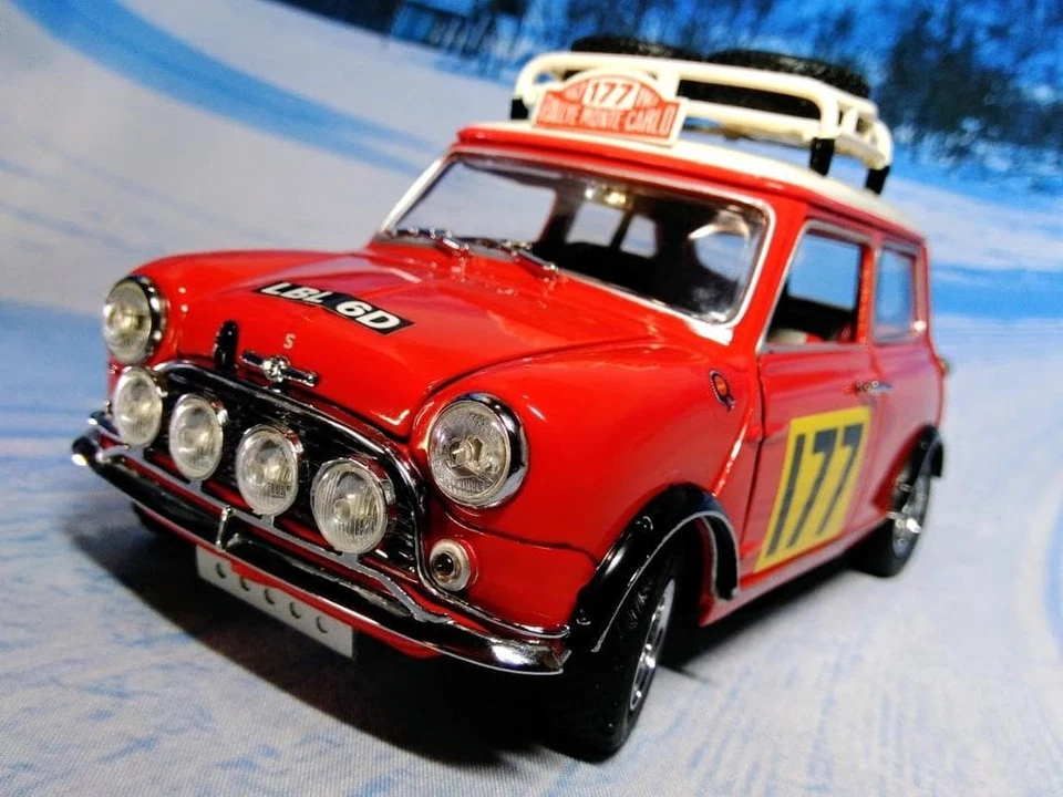 KYOSHO 1/18 Morris Mini Cooper 1275S #177 Monte Carlo Rally 1967 - Image 3 of 4