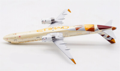1:200 Airbus A321 A6-AEJ FROM ABU DHABI TO THE WORLD 1:200 Airbus A321 A6-AEJ FROM ABU DHABI TO THE WORLD