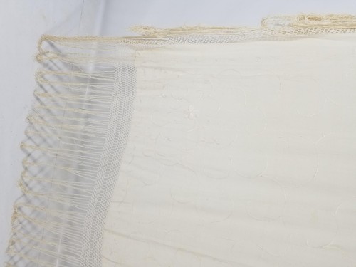 Antico scialle pianoforte cinese in seta ricamato a mano con frange floreali 130x125 cm - Foto 4 di 12