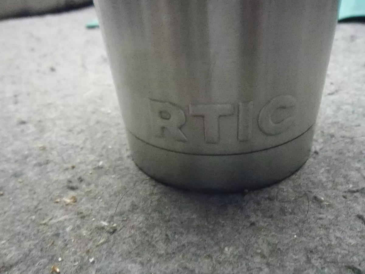 RTIC 32 oz Stainless steel Tumbler with Lid in good condition