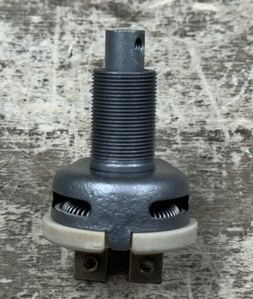 Interruptor reóstato calentador original reconstruido Lucas Triumph TR2, TR3, TR3A y TR3B Foto 3 de 4