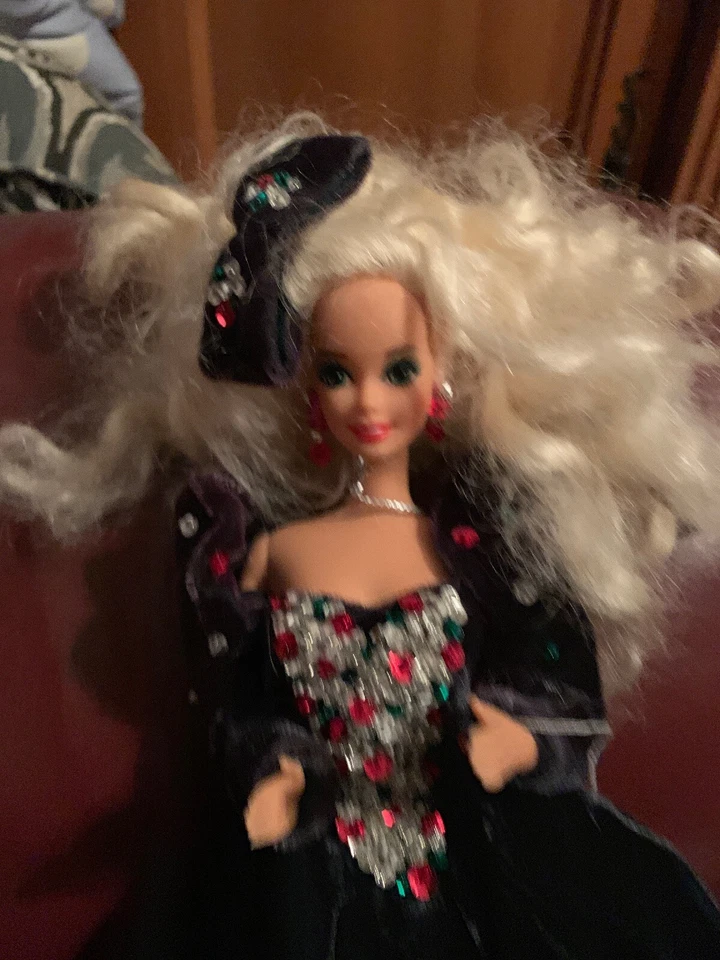 "Vestido de terciopelo de pelo blanco vintage muñeca Mattel 1991 vacaciones Barbie B1" Foto 2 de 4