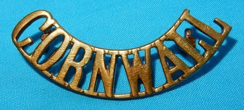 WW1 ERA DUKE OF CORNWALL'S LIGHT INFANTRY BRITISH MILITARY SHOULDER TITLE BADGE