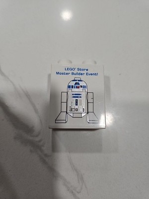 Star Wars LEGO White Duplo, Brick 1 x 2 x 2 with LEGO Store Master Builder R2-D2