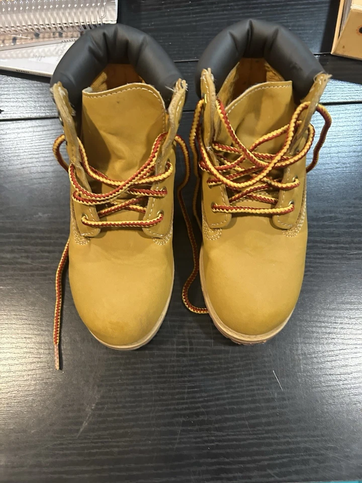 Bota Faded Glory para niños. Talla Juvenil 1 Foto 2 de 4