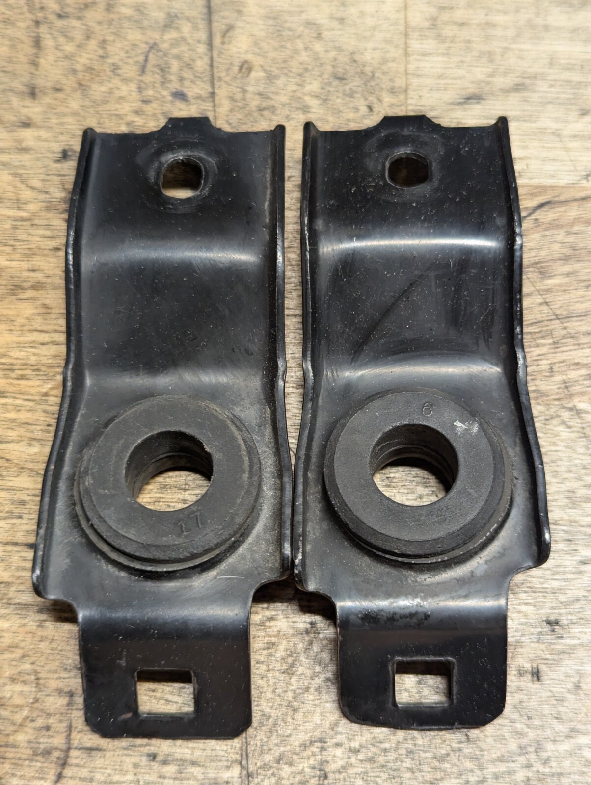 OEM 90-01 Acura Integra Radiator Upper Bracket DC2 97-01 Honda CR-V CRV