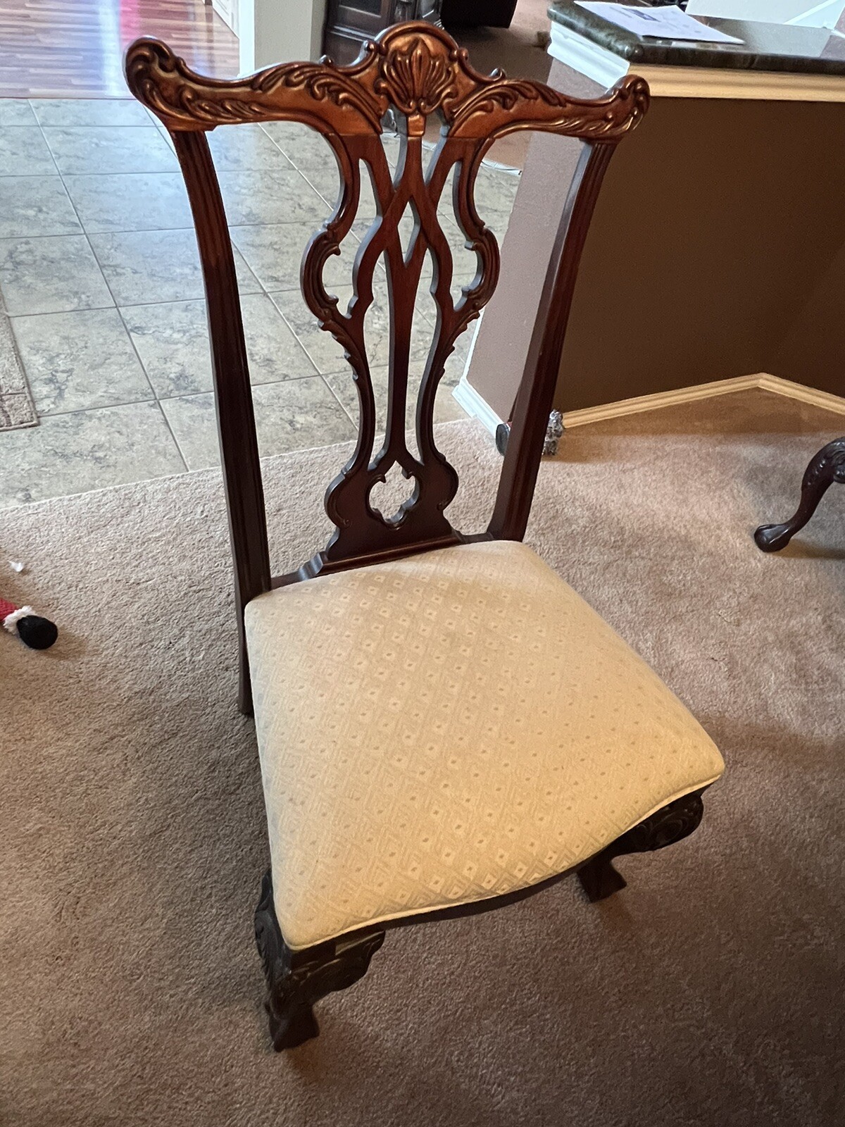 Large Mahogony Formal Dining Room Table and Chairs By Thomasville