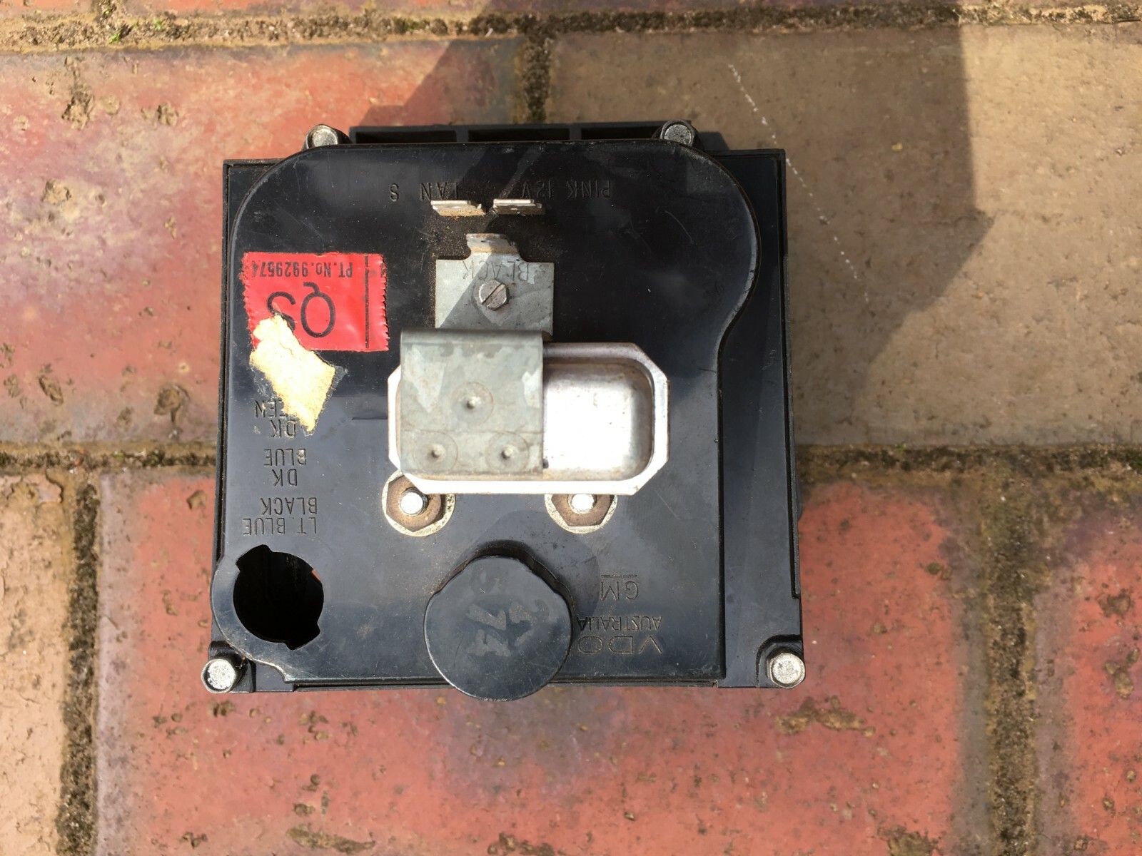 Holden hQ fuel gauge no needle no lens V D O plastic back can post