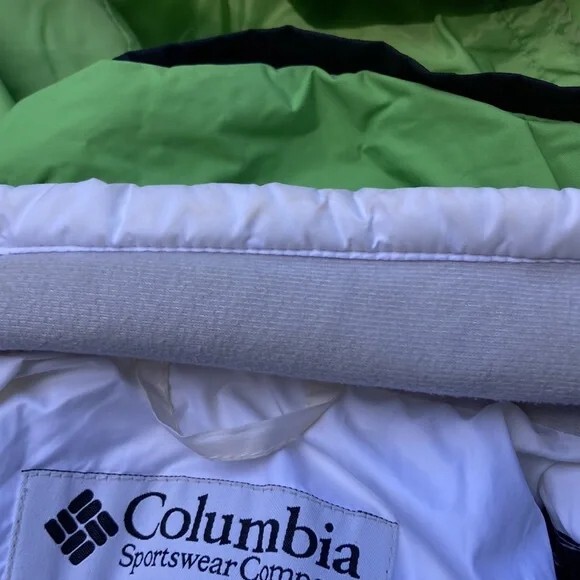 Columbia jacket with inside liner green/white Used and signs of wear Sz. S