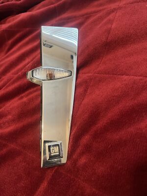 10-12 CADILLAC SRX FRONT PASSENGER TURN SIGNAL RIGHTSIDE  MARKER FENDER TRIM