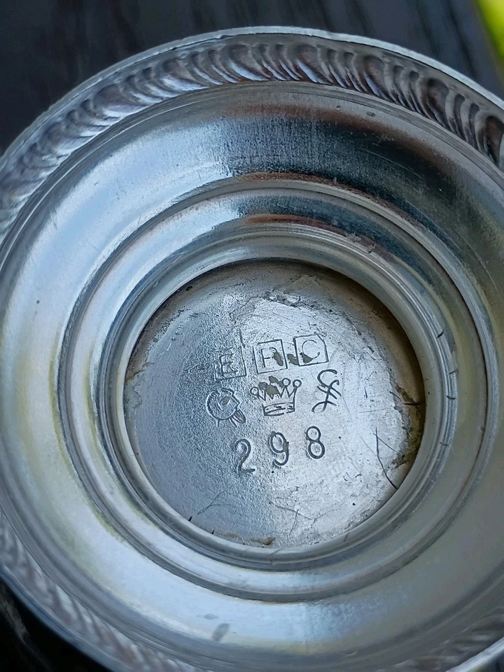 Vaso pequeno antigo Sheffield Silver Co EPC 298 Challis 3 3/8” de altura - Imagem 4 de 4