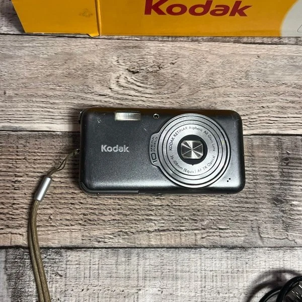 Kodak Easyshare V1003 Digital Camera Silver Vintage Photography Photo Device - Image 2 of 4