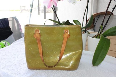 Louis Vuitton Vernis Green with blue inside purse