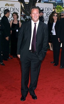 Matthew Perry arriving for the Golden Globe Awards at the Beverly - Old Photo 1