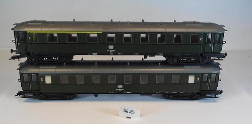 Liliput Spur H0 1/87 2 x Eilzugwagen 1/2. Klasse 4-achsig der DB NEM #9625 | Zustand: Gebraucht