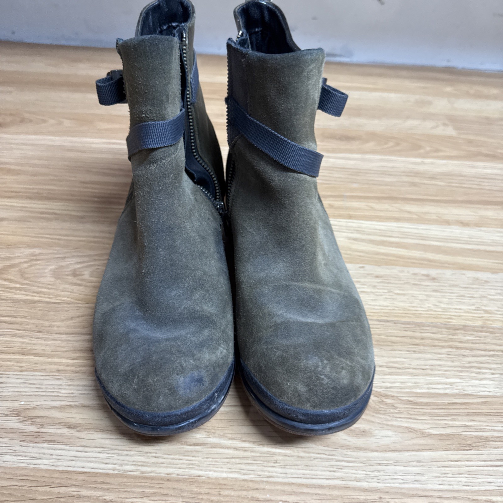 Stivaletti Keen in pelle scamosciata misura 9 cinturini verde zip S1015055