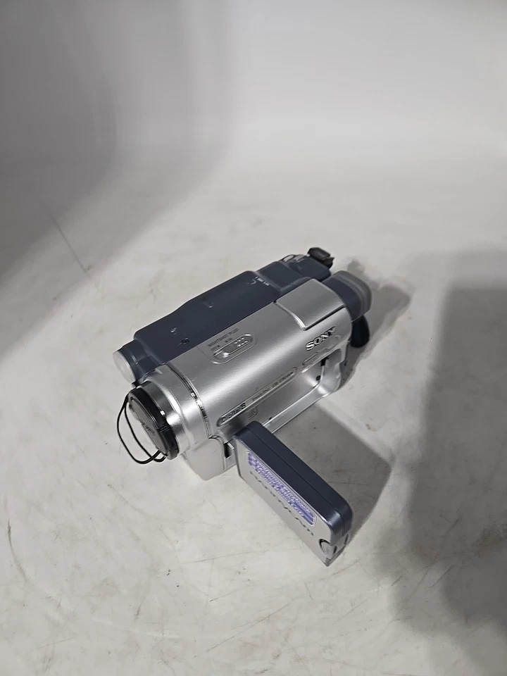 Sony DCR-TRV460 only Digital 8 Camcorder Record Transfer Play Video8 Hi8 No Batt - Image 4 of 4