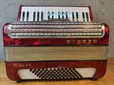 Vintage Hohner Concerto III Piano Accordion 72 Bass 34 Keys Red