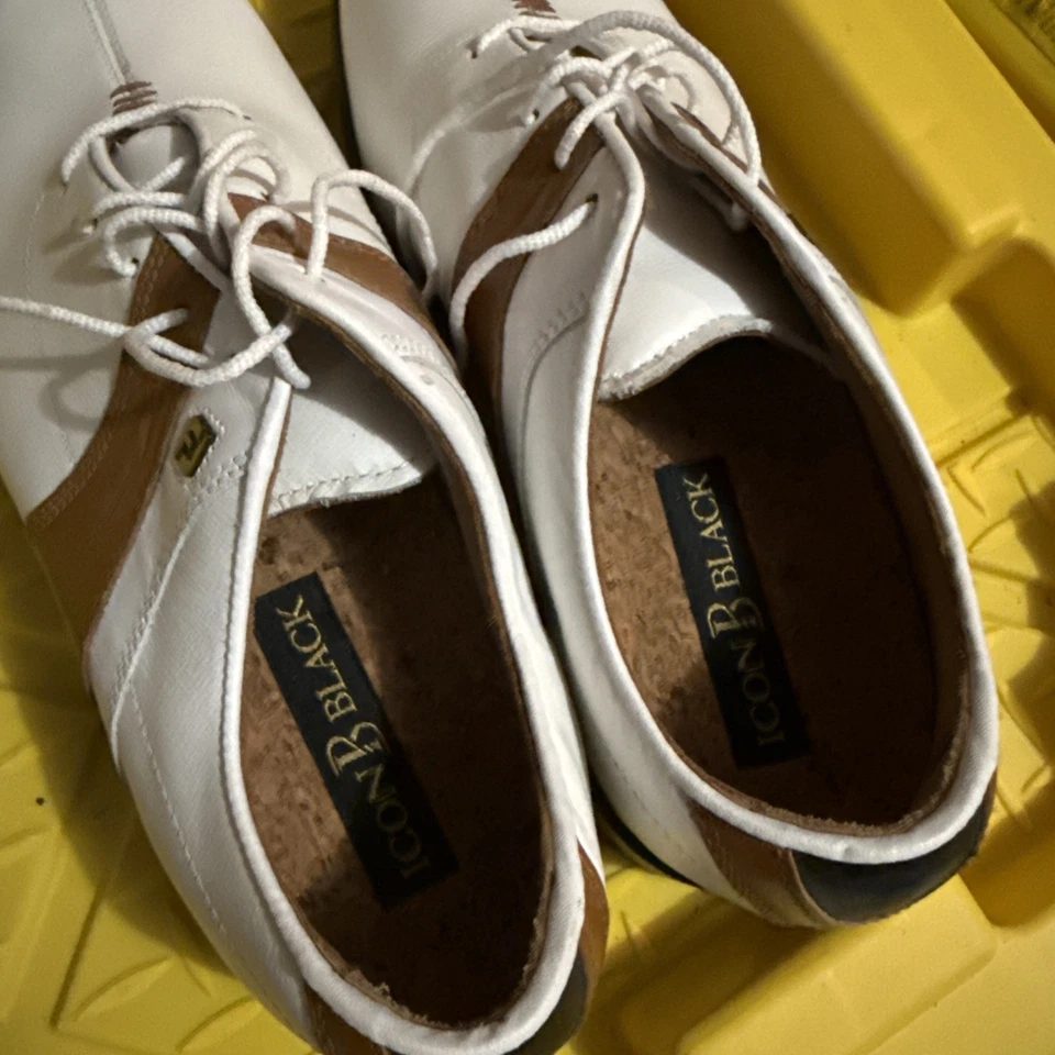 FootJoy FJ Icon Men's Golf Shoes 9  W (US)  - Image 3 of 4