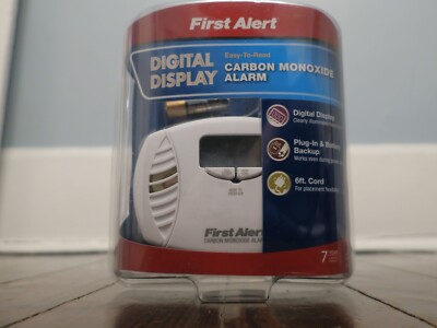 First Alert Carbon Monoxide Detector, Plug-In Alarm w/Battery Backup - C0615
