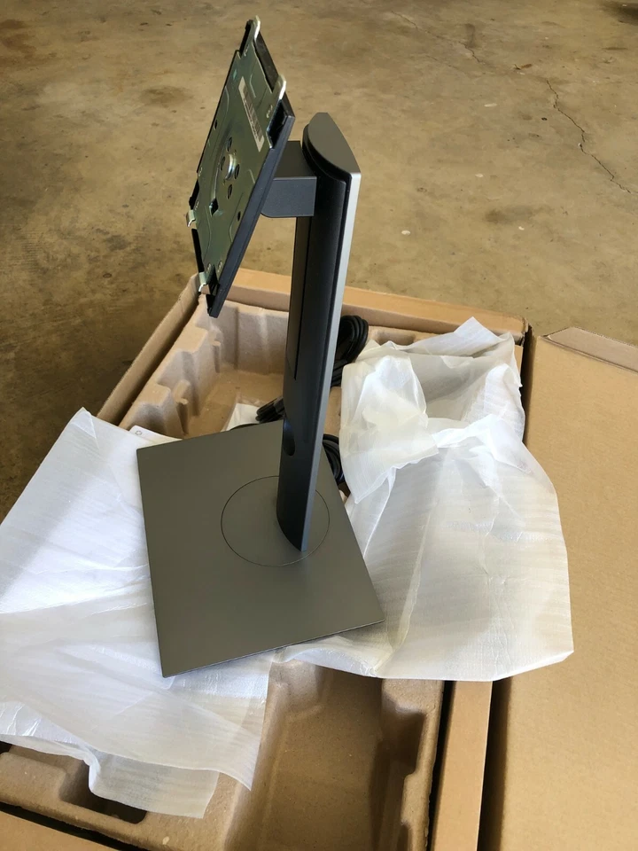 Nuevos soportes para monitor Dell (x16) CN-097F55 Foto 2 de 4