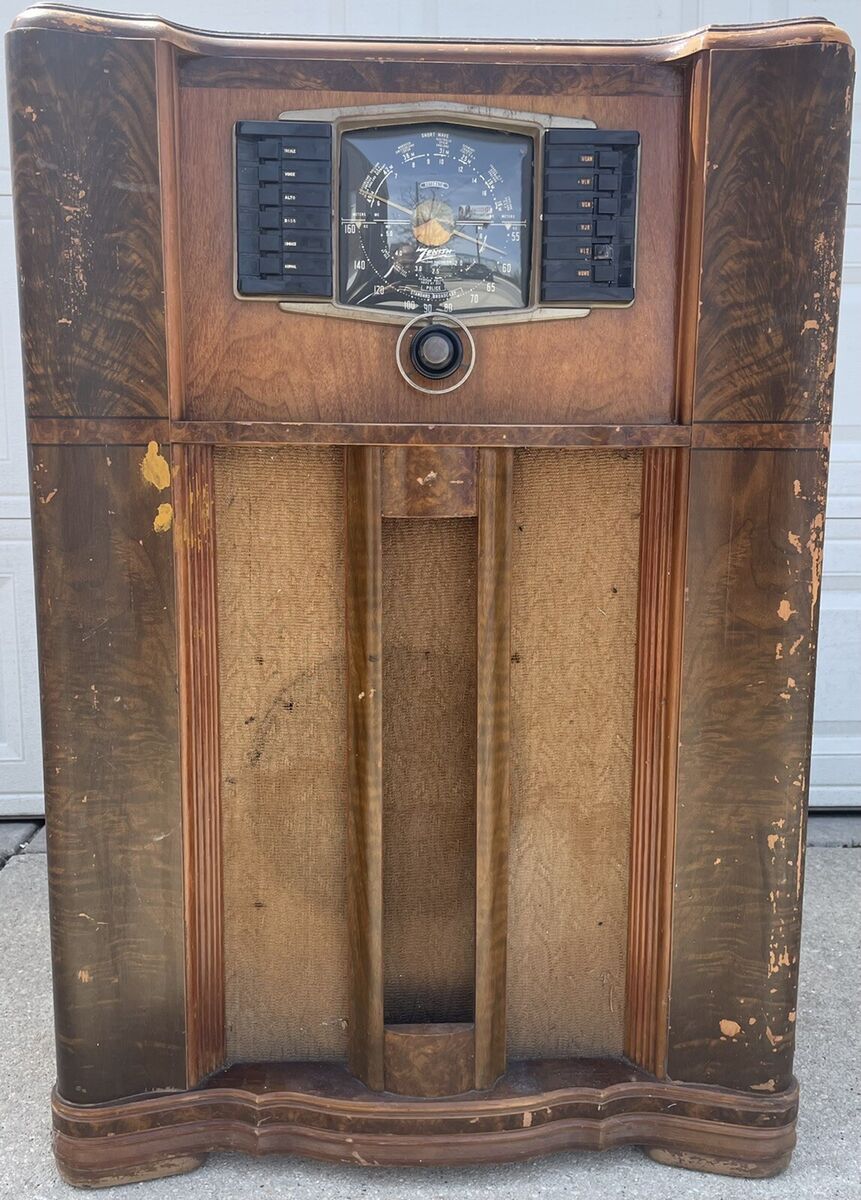 1942 Antique Zenith Long Distance Console Tube Radio Model 1942 Antique Zenith Long Distance Console Tube Radio Model