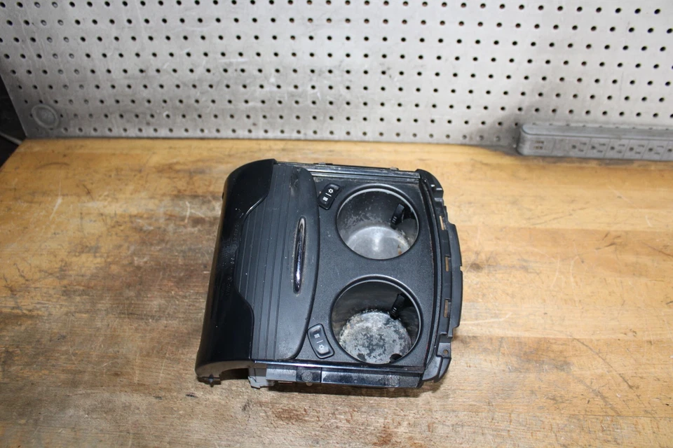 OEM 2011-2014 DODGE CHARGER CHRYSLER 300 Heated & Cooled Cup Holder 1PB67DX9AD - Image 2 of 4