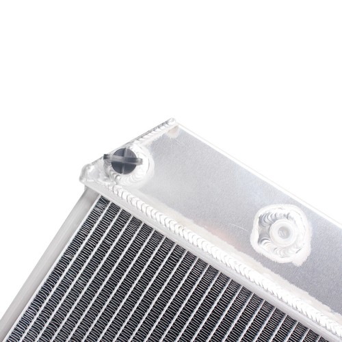 3Row Aluminum Radiator For 82-86 Chevy C/K 10 20 Suburban Blazer 6.2L V8 Diesel - Foto 7 di 8