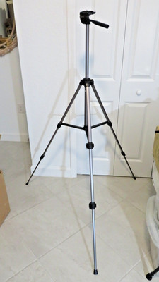 Excellent Quality Aluminum VANGUARD VT-200  TRIPOD Incl. Quick Relies Plate