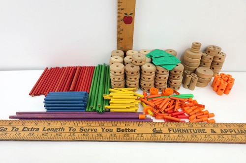 Vintage Tinker Toy / Tinkertoy No. 49 4403 w/ what's left of the Original Box - Picture 2 of 9